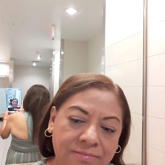 Meet your Posher, Roser - Picture 1 of 1